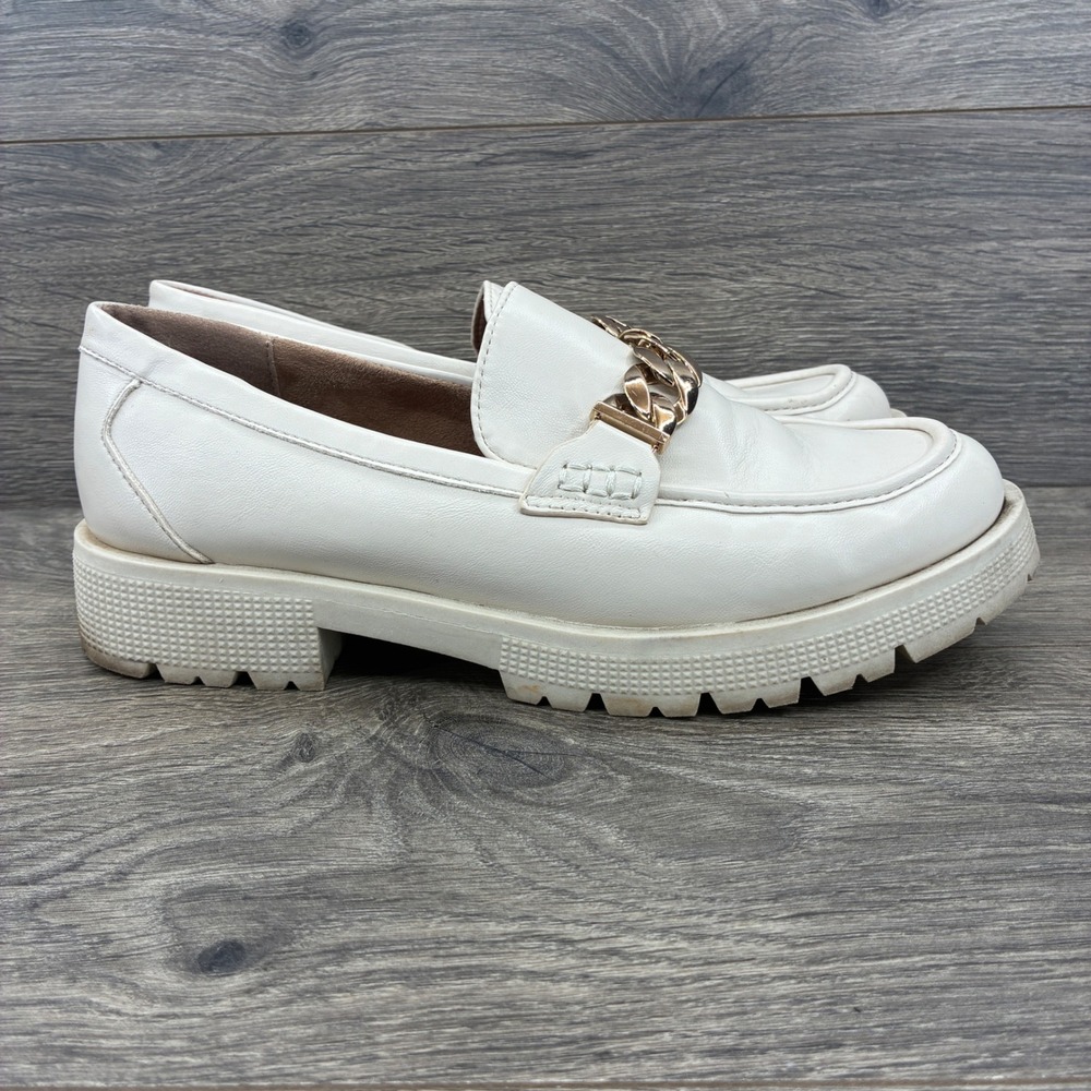 Cushionaire‎ White Lug Sole Loafers Women's Size 8W Gold Chain Accent Chunky